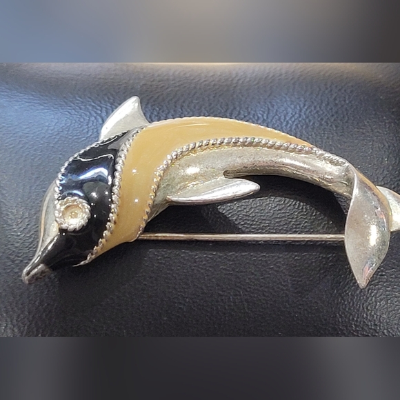 Darlene Dolphin Pin - Gold Tone & Enamel - Vintage - Picture 6 of 12